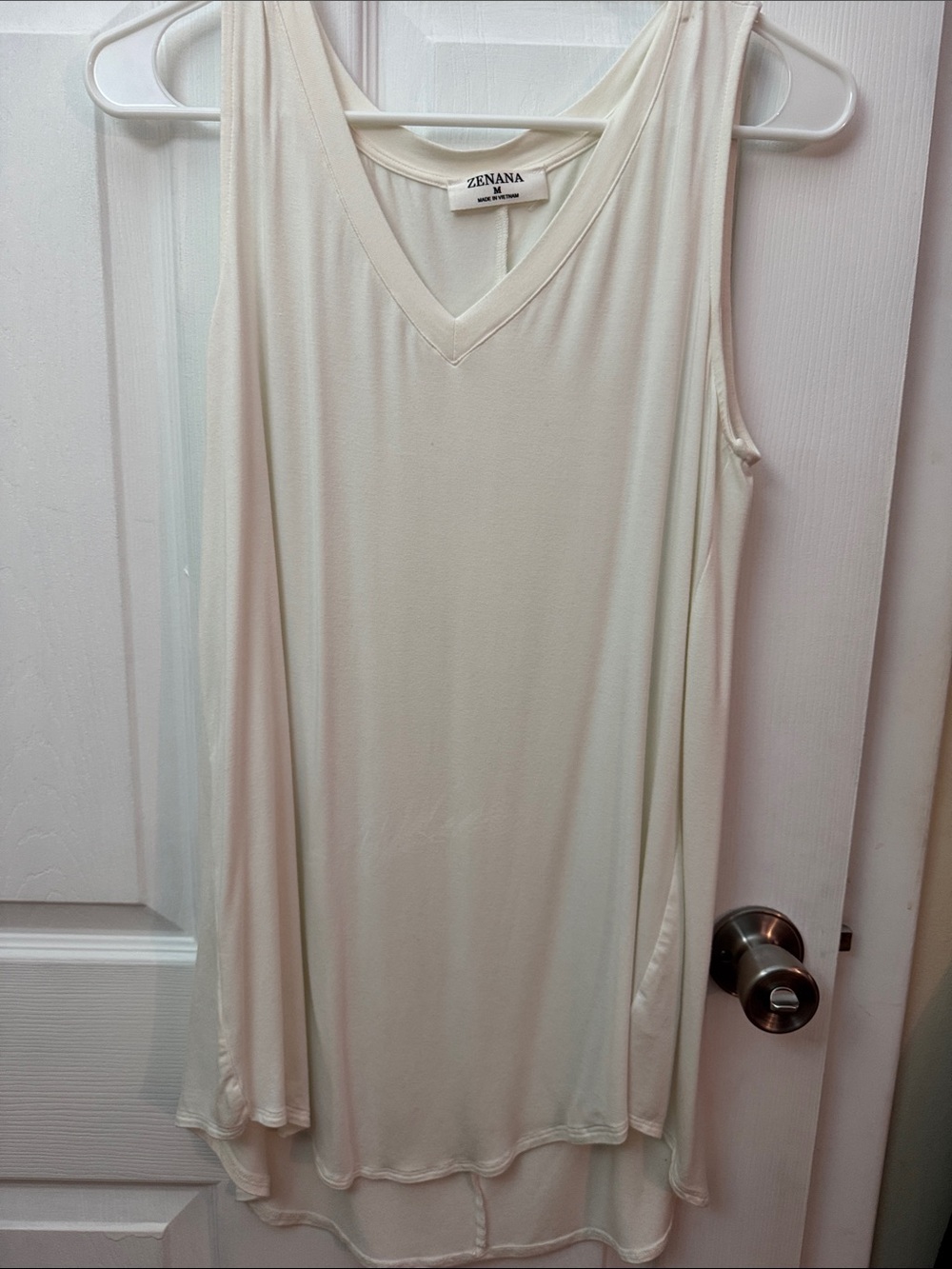 NWOT Zenana Outfitters Ivory V-Neck Sleeveless Top